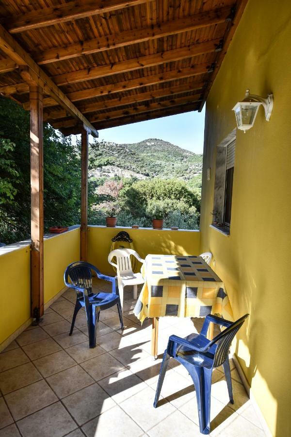 Martha'S Villa Nea Iraklitsa Exterior photo