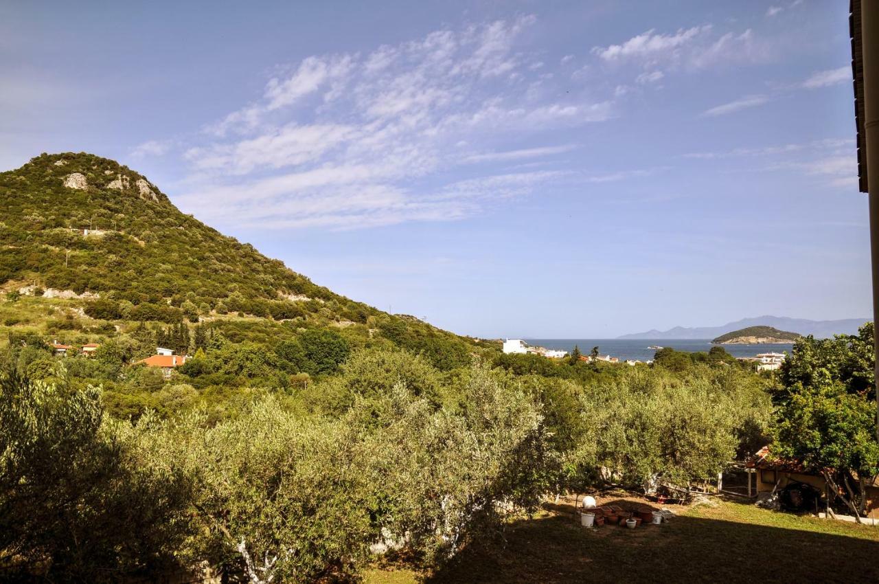 Martha'S Villa Nea Iraklitsa Exterior photo