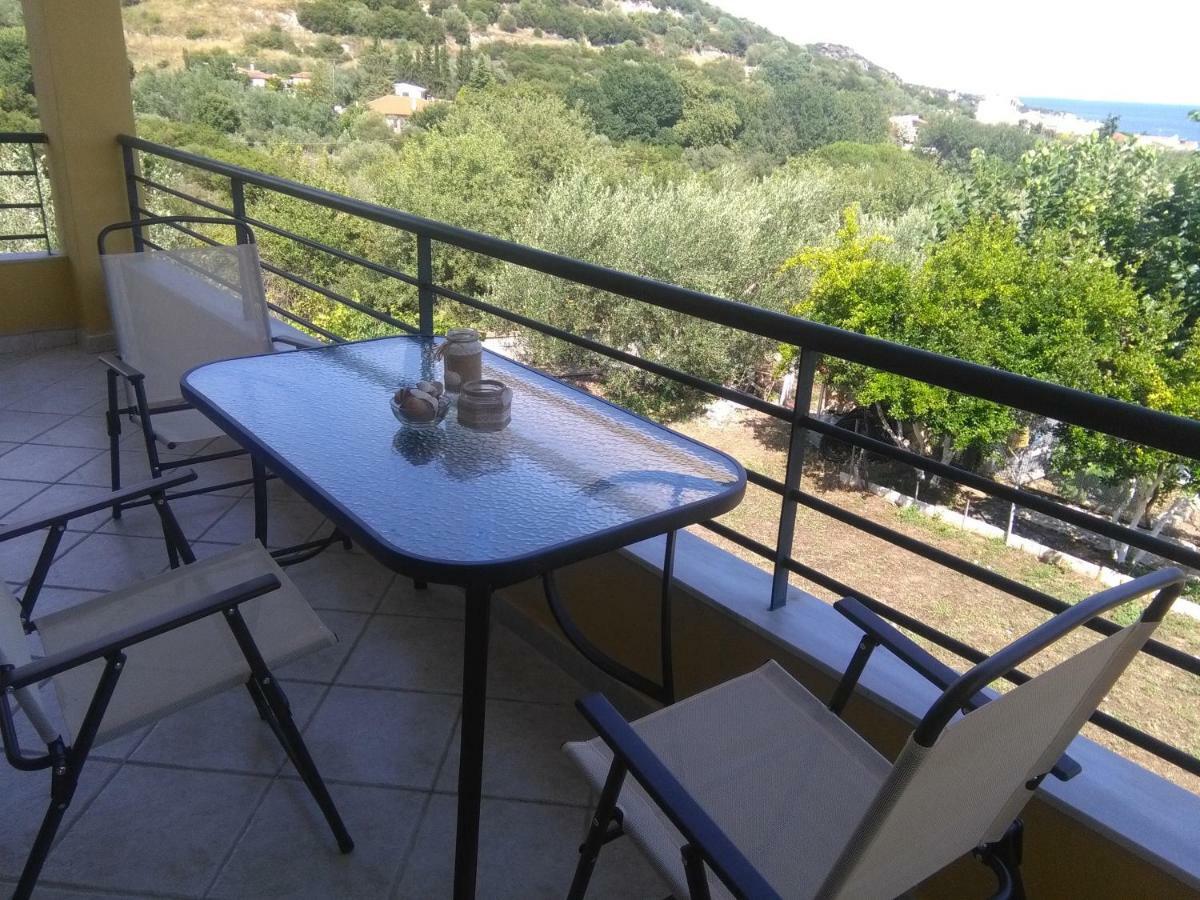 Martha'S Villa Nea Iraklitsa Exterior photo